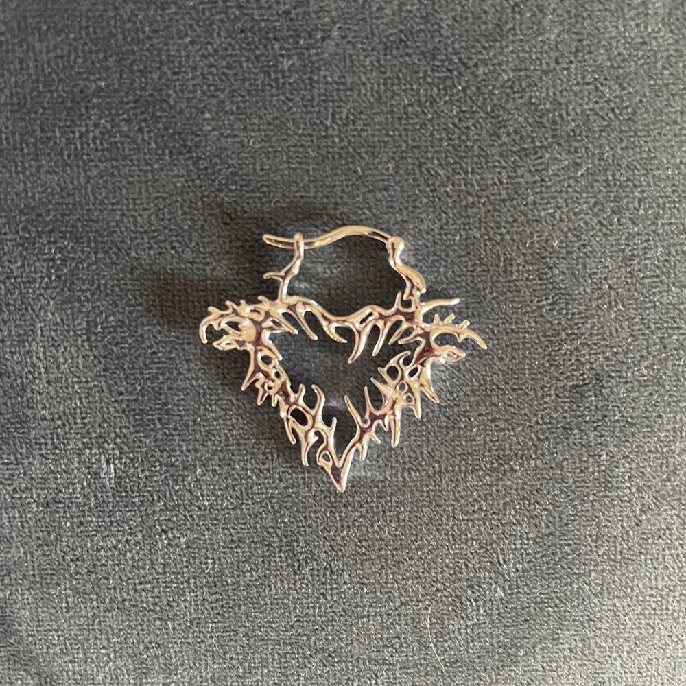 DALMATA Brand New Silver Spike Heart Hoop